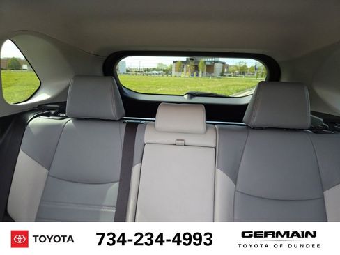 Used 2020 Toyota RAV4 XLE Premium FWD image 14