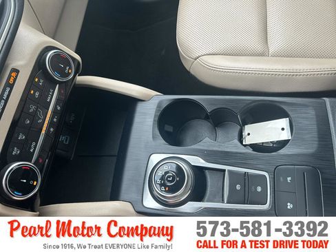 Used 2022 Ford Escape Titanium image 18