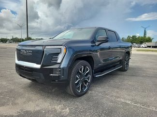 New 2025 GMC Sierra EV Denali video 2