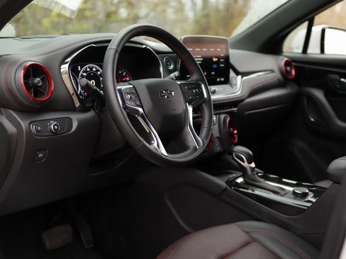 Used 2025 Chevrolet Blazer RS image 9