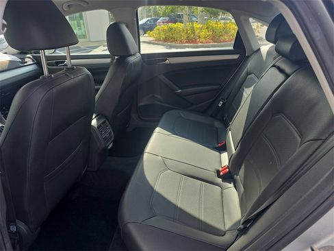 Used 2019 Volkswagen Passat 2.0T Wolfsburg w/ Wheels & Sunroof Package image 10