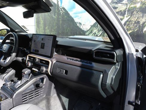 Used 2024 Toyota Tacoma TRD Sport image 25