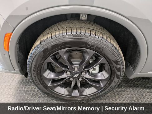 Used 2025 Dodge Durango GT AWD/4WD image 9