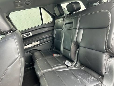 Used 2023 Ford Explorer XLT w/ Equipment Group 202A AWD/4WD image 9
