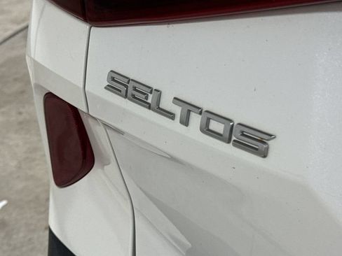 Used 2022 Kia Seltos EX AWD/4WD image 27