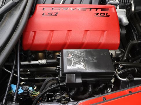 Used 2013 Chevrolet Corvette 427 w/ 1SB Preferred Equipment Group RWD image 16