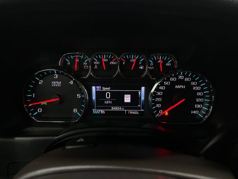 Used 2018 Chevrolet Tahoe LT image 24