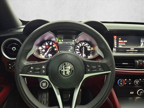 Used 2018 Alfa Romeo Stelvio Ti Sport AWD/4WD image 8