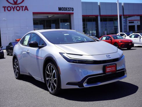 New 2026 Toyota Prius Plug-In Hybrid FWD image 27