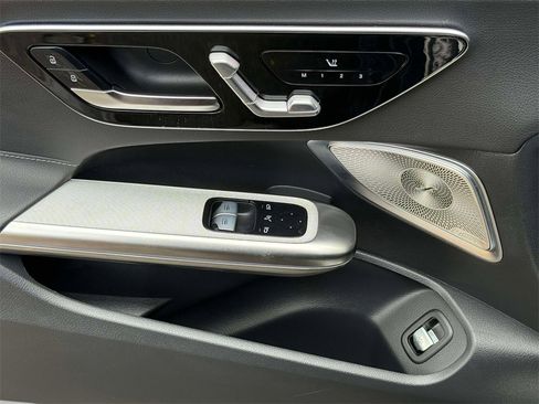 Used 2024 Mercedes-Benz CLE 300 4MATIC Coupe image 21