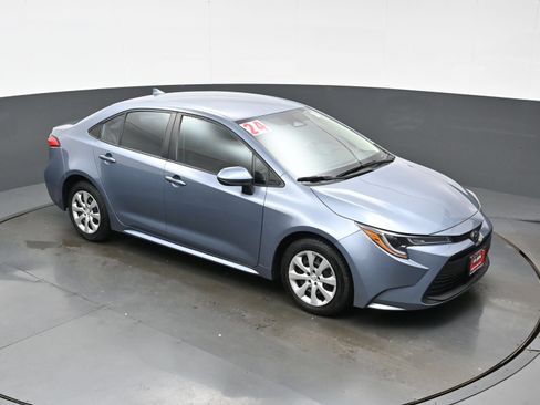 Used 2024 Toyota Corolla LE FWD image 30