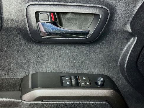 Used 2020 Toyota Tacoma TRD Sport image 19