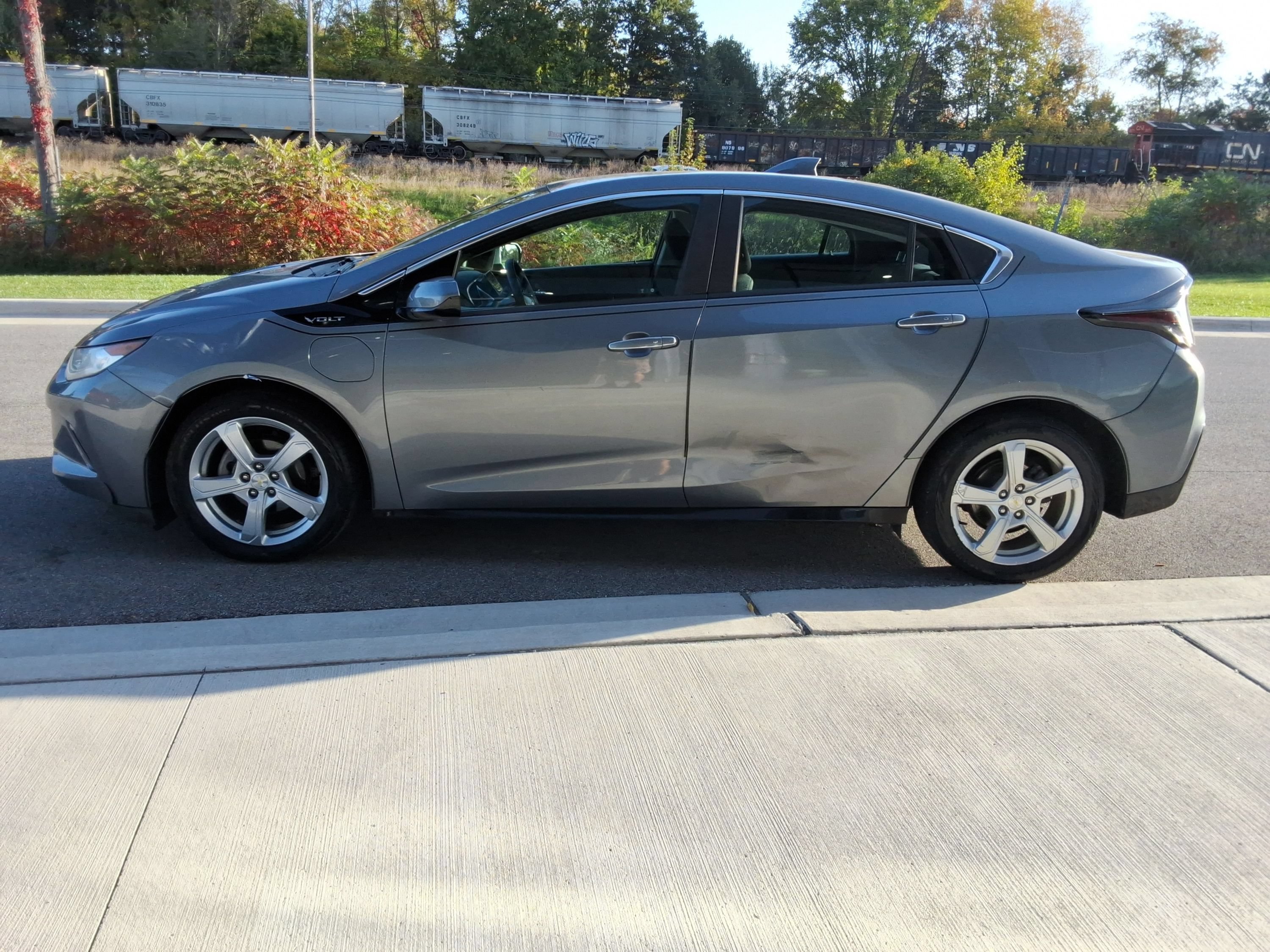 Used 2018 Chevrolet Volt LT FWD image 9