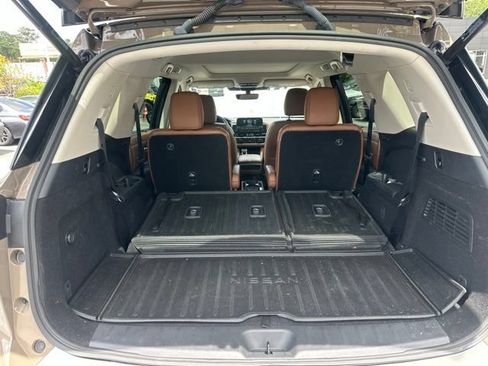 Used 2024 Nissan Pathfinder Platinum FWD image 13