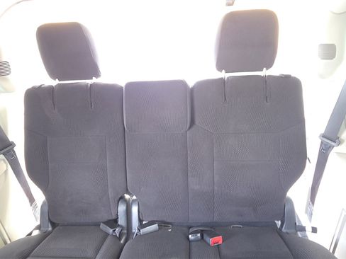 Used 2018 Dodge Grand Caravan SE w/ UConnect Hands-Free Group image 12