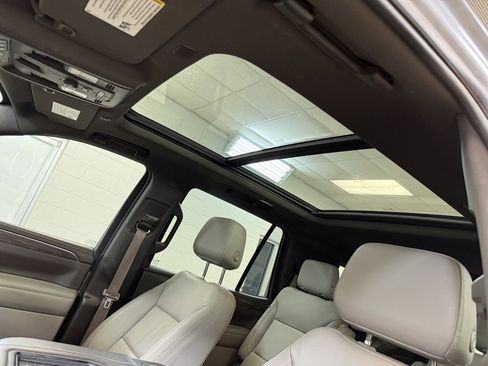 Used 2021 Chevrolet Tahoe Z71 image 17