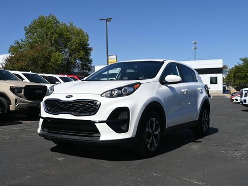 Used 2022 Kia Sportage LX FWD image 1
