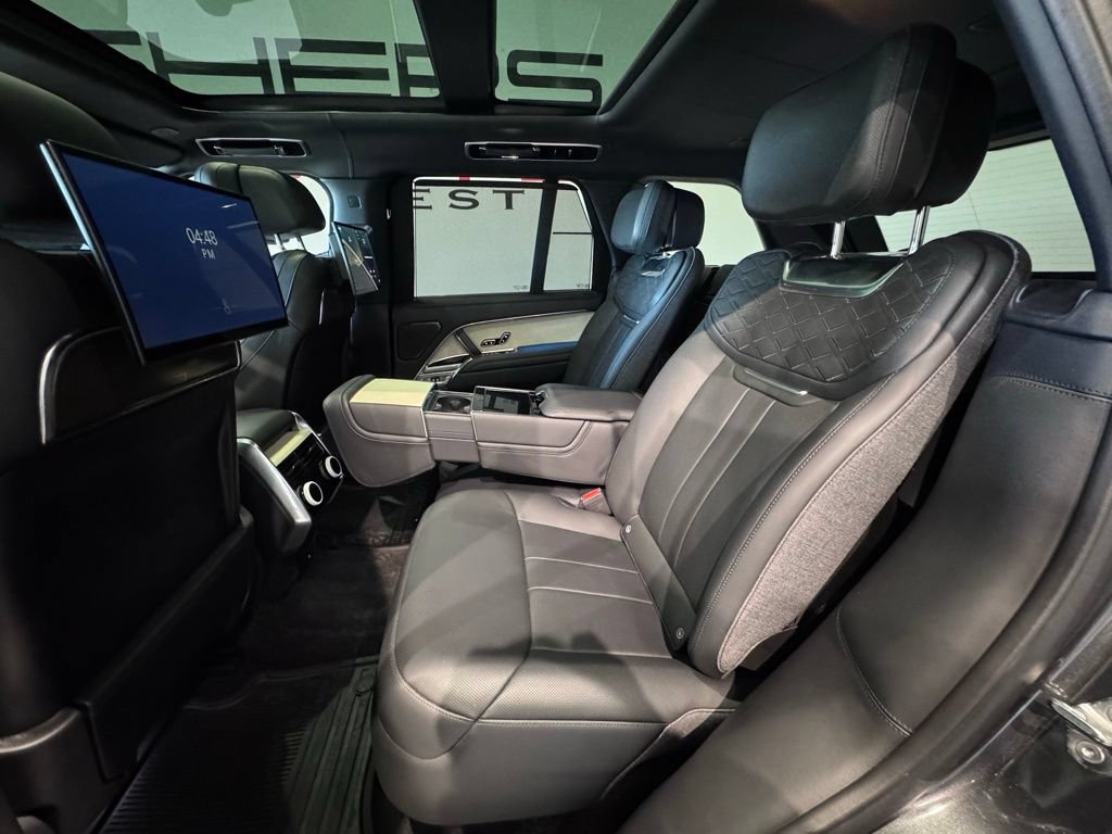 Used 2024 Land Rover Range Rover SV AWD/4WD image 40