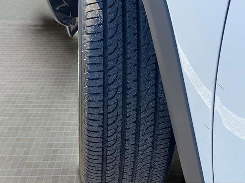 New 2026 Jeep Compass Latitude image 11