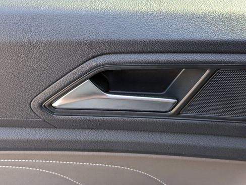 Used 2023 Volkswagen Atlas Cross Sport SE w/ Panoramic Sunroof Package image 27