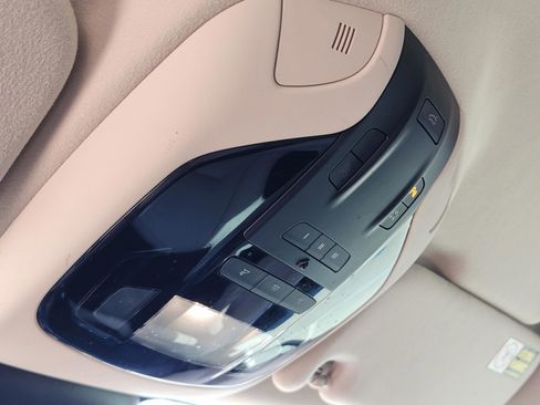 Used 2018 Maserati Levante image 30