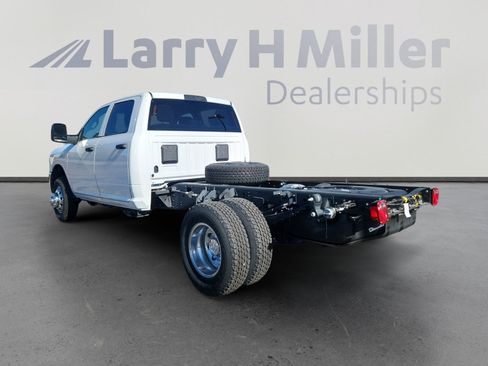 New 2025 RAM 3500 Tradesman w/ Chrome Appearance Group image 4