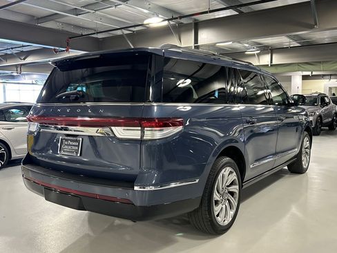 Certified 2023 Lincoln Navigator L Reserve AWD/4WD image 2