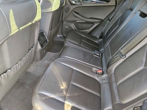 Used 2018 Porsche Macan S image 29