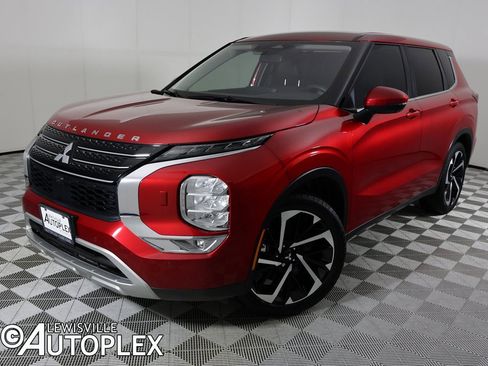 Used 2022 Mitsubishi Outlander SE image 1