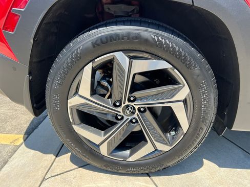 Used 2022 Hyundai Tucson Limited w/ Winter Package FWD image 8