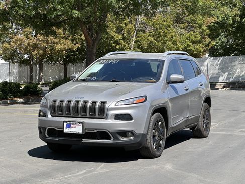 Used 2018 Jeep Cherokee Limited FWD image 9