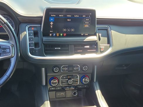 Used 2021 Chevrolet Suburban Z71 w/ Luxury Package image 18