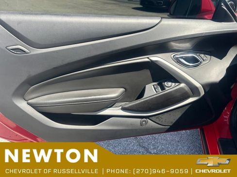 Used 2020 Chevrolet Camaro LT RWD image 7