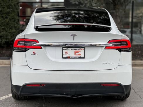 Used 2020 Tesla Model X Long Range image 14
