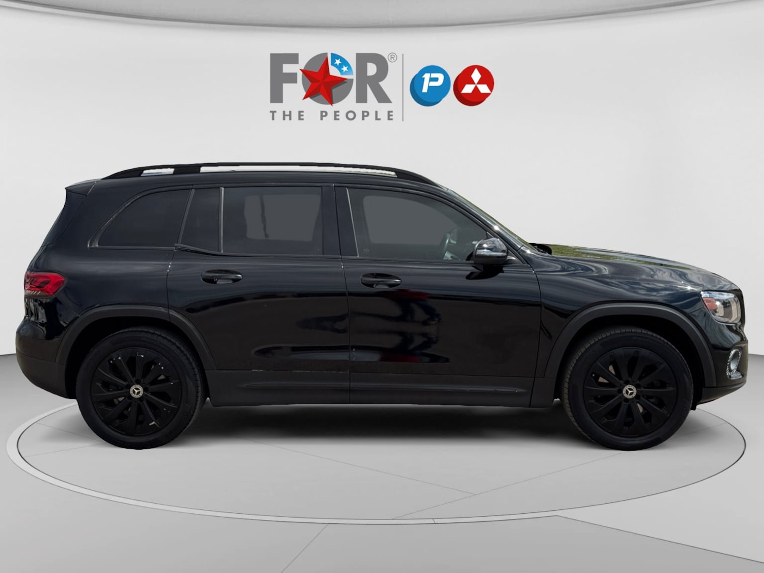 Used 2021 Mercedes-Benz GLB 250 w/ Premium Package image 7