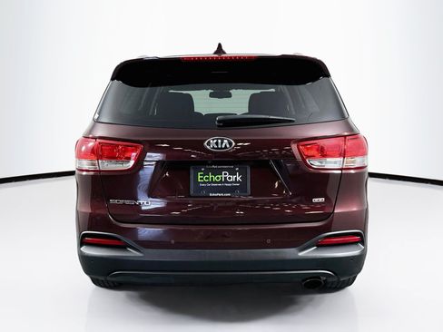 Used 2017 Kia Sorento AWD w/ LX Convenience Package image 7