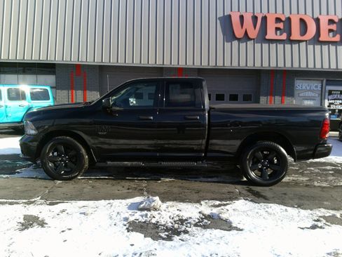 Used 2017 RAM 1500 Express w/ Black Ram 1500 Express Group image 2