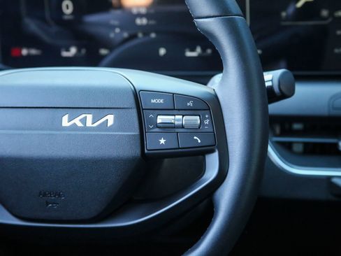 Used 2025 Kia K4 EX image 20