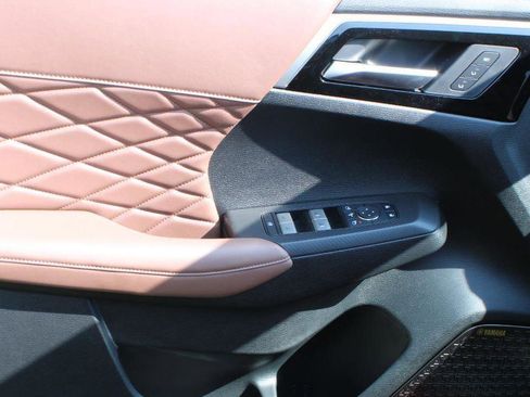 New 2025 Mitsubishi Outlander SEL image 16