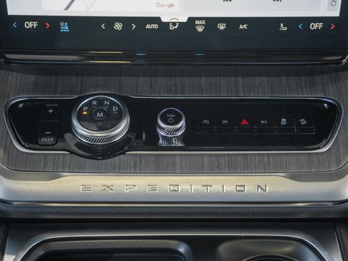 New 2026 Ford Expedition Max Platinum image 32