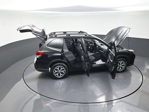 Used 2024 Subaru Forester Premium AWD/4WD image 14