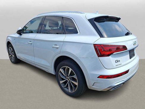 Certified 2024 Audi Q5 2.0T Premium w/ Convenience Package AWD/4WD image 4