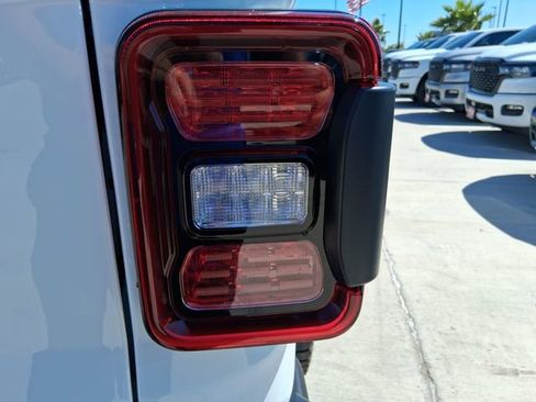 New 2026 Jeep Gladiator Mojave image 12