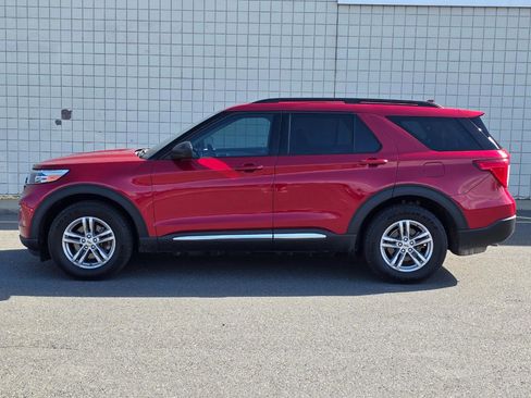 Used 2020 Ford Explorer XLT w/ Equipment Group 202A AWD/4WD image 4