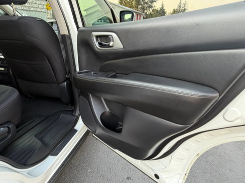 Used 2018 Nissan Pathfinder 4WD image 27