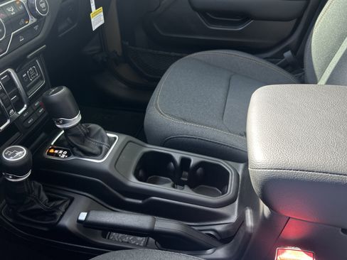 New 2026 Jeep Gladiator Sport image 19