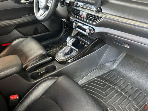 Used 2019 Kia Forte EX w/ Option Group 020 FWD image 16