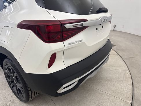 Used 2023 Kia Seltos EX AWD/4WD image 17