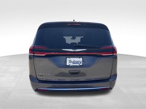 Used 2023 Chrysler Pacifica Touring-L FWD image 30