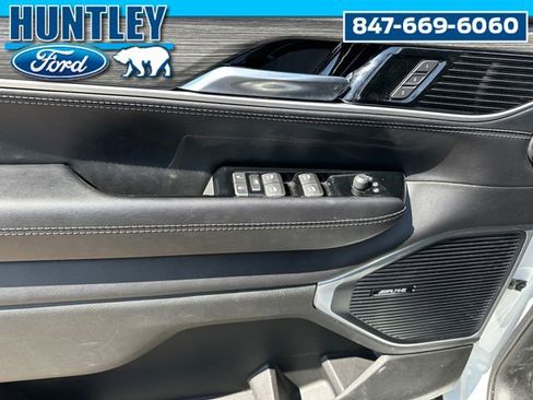 Used 2023 Jeep Wagoneer Series III w/ Convenience Group I image 19